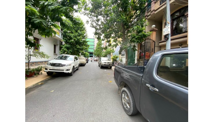 Bán Nhà Gần Chợ, Trường Học, Công Viên, Ở Ngay, Giá Tốt